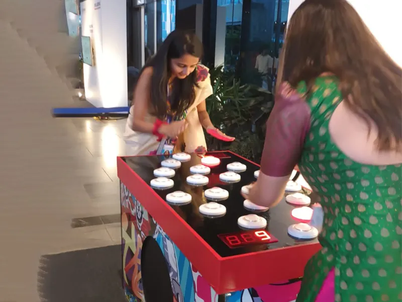 duel batak technical diagram, dual panel layout, engineering blueprint style, detailed measurements, professional technical drawing