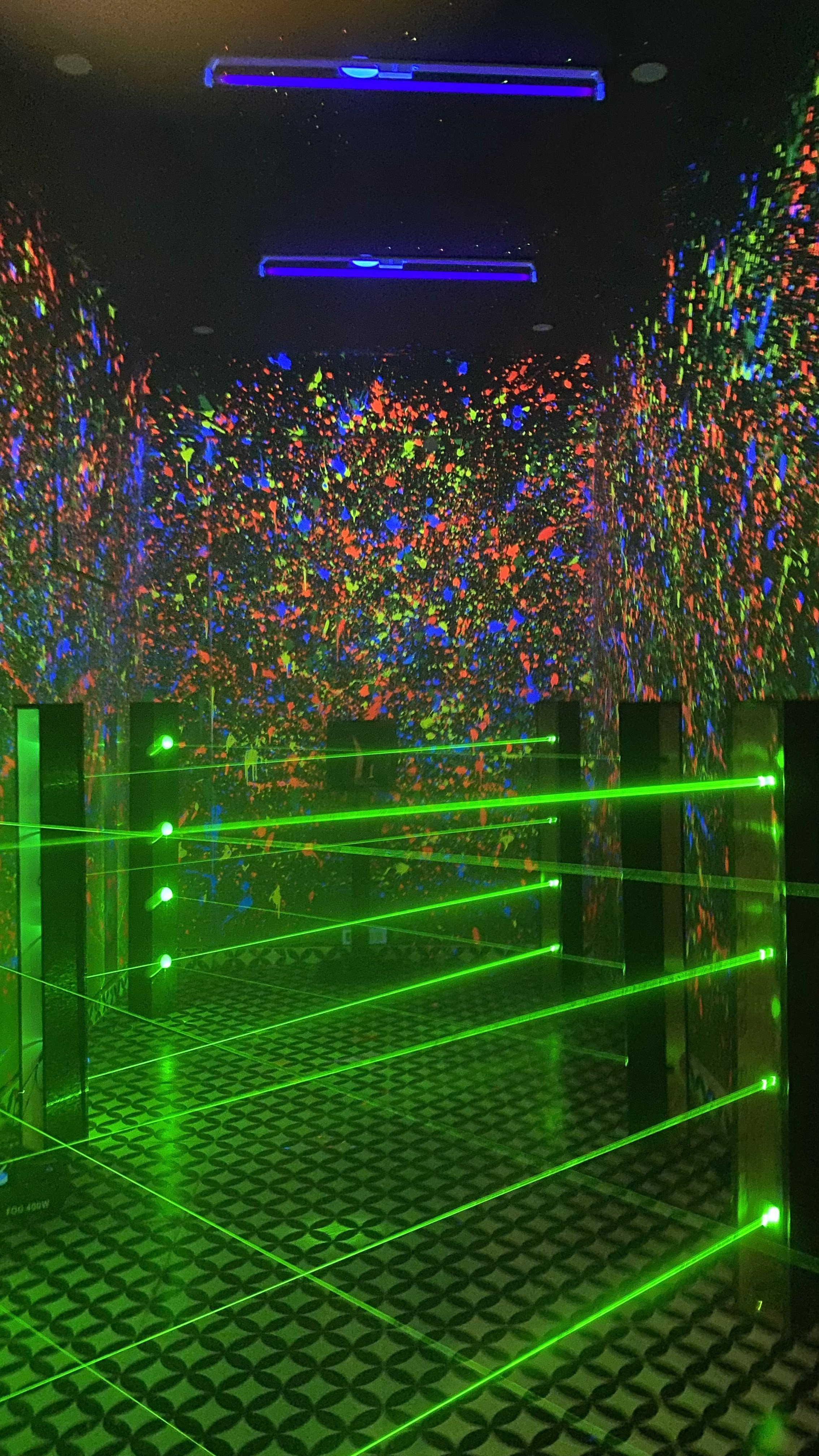 laser maze technical diagram, modular frame layout, sensor placement, beam configuration, professional technical drawing